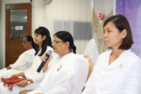 Sister Bharati giving a meditation commentary