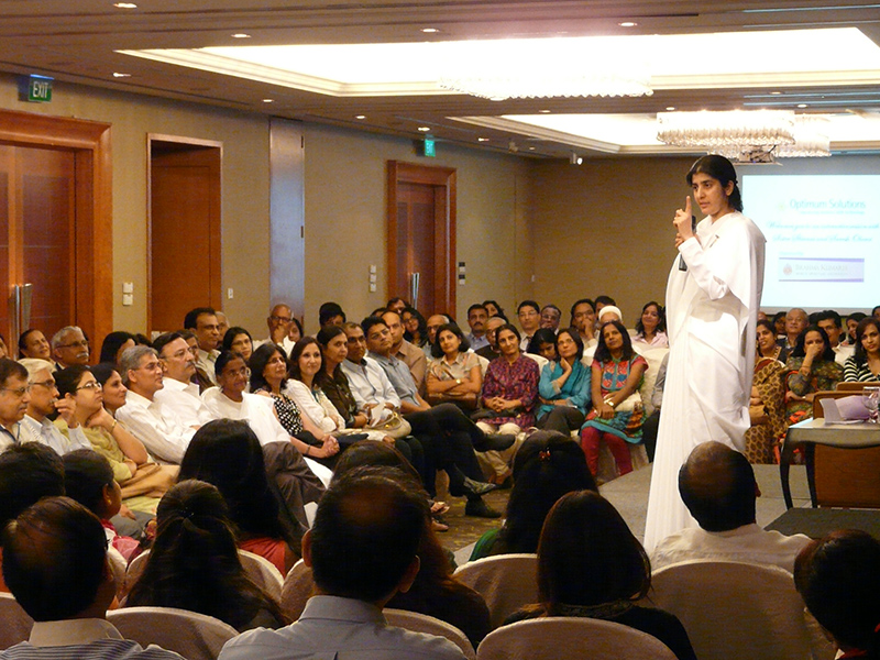 Talks by Foreign Visitors - Talk by Sister Shrivani @ Hotel (Serving the Public)